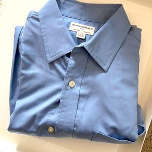 Banana republic non iron slime fit L